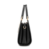 Palomino Solana Handbag Wanita - Black