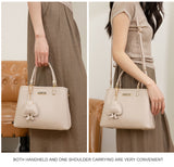 Palomino Elomi Handbag Wanita - Black